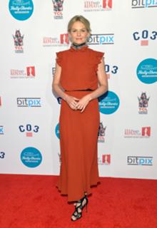 Jennifer Morrison feet photo thumbnail