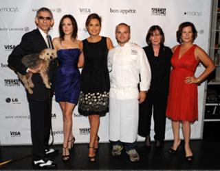 Mariska Hargitay feet photo thumbnail