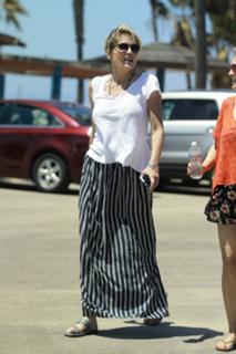 Sharon Stone feet photo thumbnail
