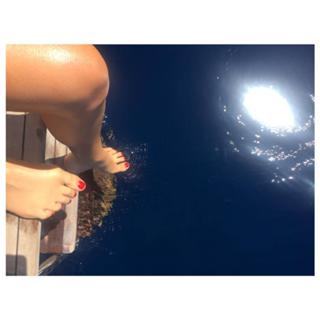 Alessia Marcuzzi feet photo thumbnail
