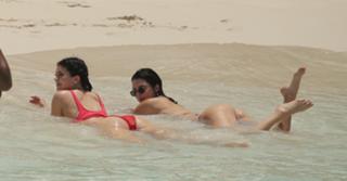 Kendall Jenner feet photo thumbnail