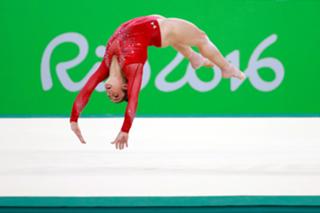 Aly Raisman feet photo thumbnail