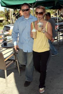 Britney Spears feet photo thumbnail
