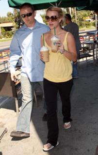 Britney Spears feet photo thumbnail