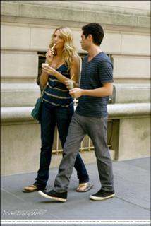 Blake Lively feet photo thumbnail