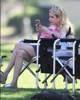 Emma Roberts feet photo thumbnail