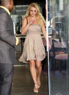 Britney Spears feet photo thumbnail