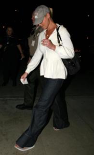 Katherine Heigl feet photo thumbnail