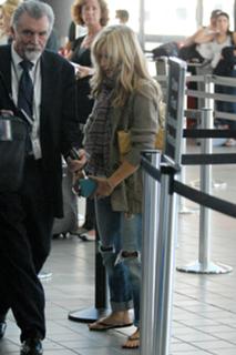 Kristen Bell feet photo thumbnail