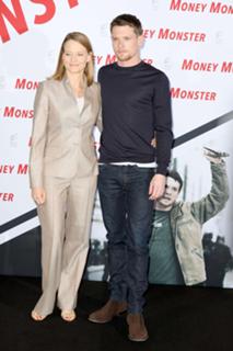 Jodie Foster feet photo thumbnail