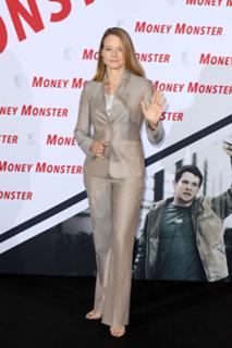 Jodie Foster feet photo thumbnail