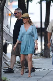 Jennifer Aniston feet photo thumbnail