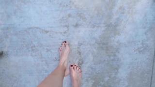 Jenna Ezarik feet photo thumbnail