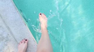 Jenna Ezarik feet photo thumbnail