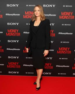 Jodie Foster feet photo thumbnail