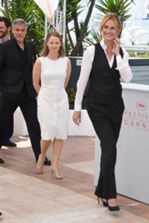 Jodie Foster feet photo thumbnail
