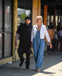 Cameron Diaz feet photo thumbnail