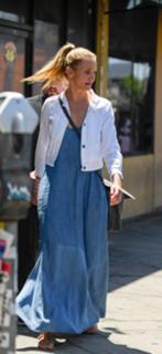 Cameron Diaz feet photo thumbnail