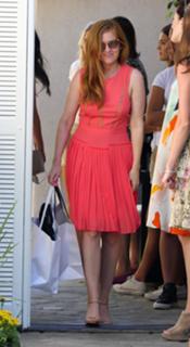 Isla Fisher feet photo thumbnail