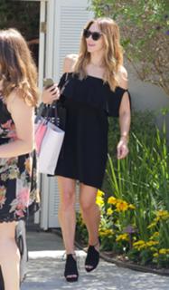 Katharine McPhee feet photo thumbnail