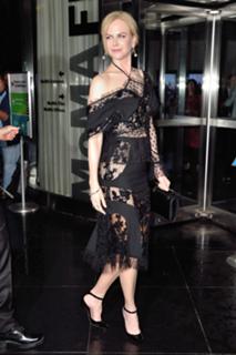 Nicole Kidman feet photo thumbnail