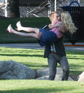 Emma Roberts feet photo thumbnail