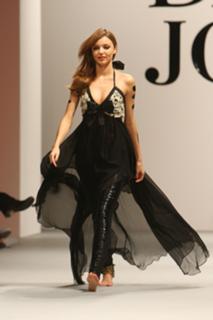Miranda Kerr feet photo thumbnail