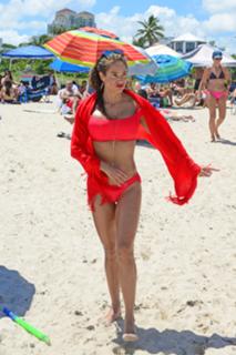 Jennifer Nicole Lee feet photo thumbnail