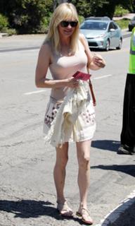 Anna Faris feet photo thumbnail