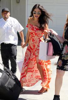 Shay Mitchell feet photo thumbnail