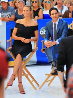 Heidi Klum feet photo thumbnail