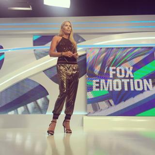 Adriane Galisteu feet photo thumbnail