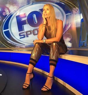 Adriane Galisteu feet photo thumbnail