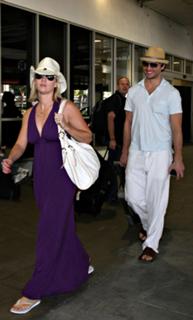 Jennie Garth feet photo thumbnail