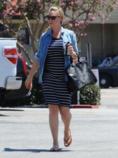Katherine Heigl feet photo thumbnail