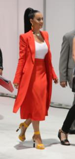 Katy Perry feet photo thumbnail