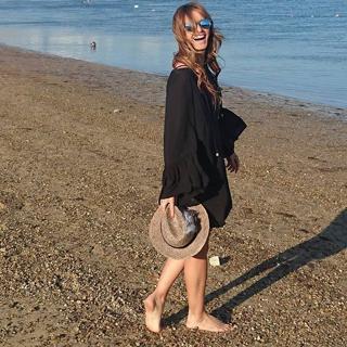 Cristina Ferreira feet photo thumbnail