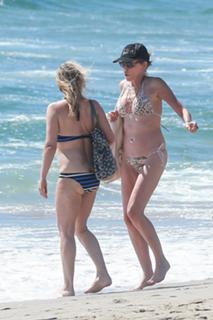 Sharon Stone feet photo thumbnail