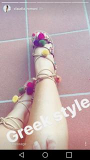 Claudia Romani feet photo thumbnail