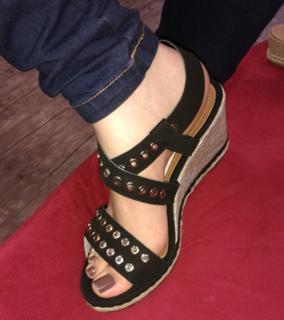 Isa Pes feet photo thumbnail
