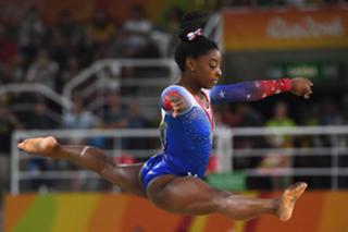 Simone Biles feet photo thumbnail