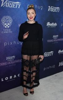 Peyton List feet photo thumbnail