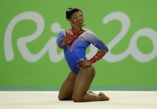 Simone Biles feet photo thumbnail
