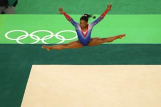 Simone Biles feet photo thumbnail