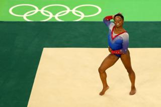 Simone Biles feet photo thumbnail
