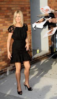Jennifer Aniston feet photo thumbnail