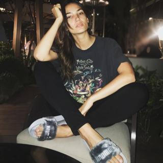 Lily Aldridge feet photo thumbnail