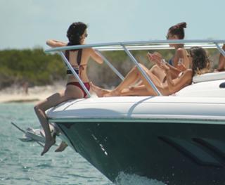 Kendall Jenner feet photo thumbnail
