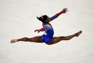 Simone Biles feet photo thumbnail
