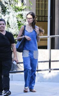 Jordana Brewster feet photo thumbnail